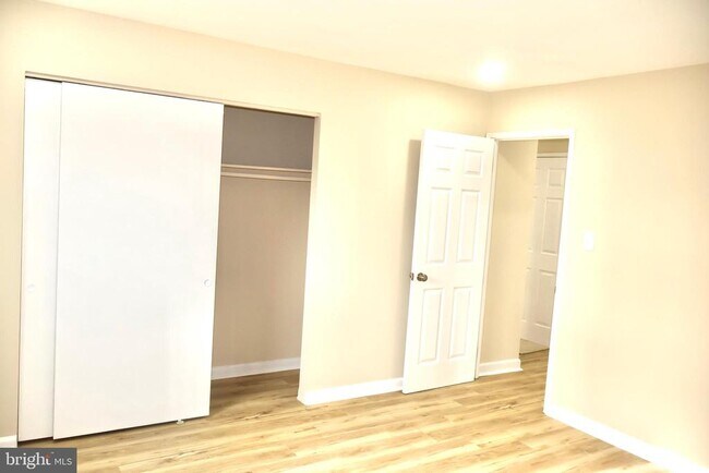 Building Photo - 147 Deacon Rd