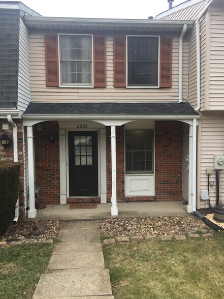 Building Photo - 6206 Patrick Henry Dr