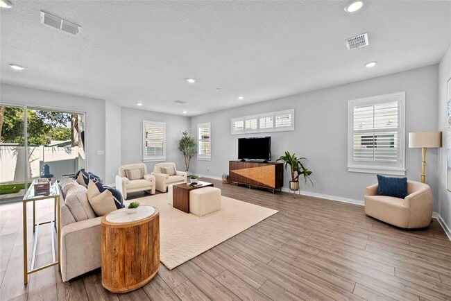 Building Photo - 5834 S MacDill Ave