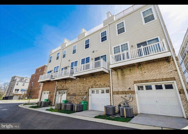 Building Photo - 9611 Weshire Dr