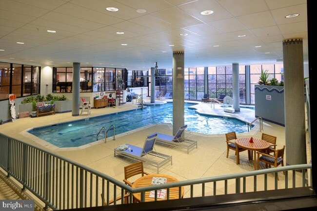 Building Photo - 5904 Mt Eagle Dr