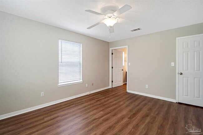 Building Photo - 5320 Powrie Dr