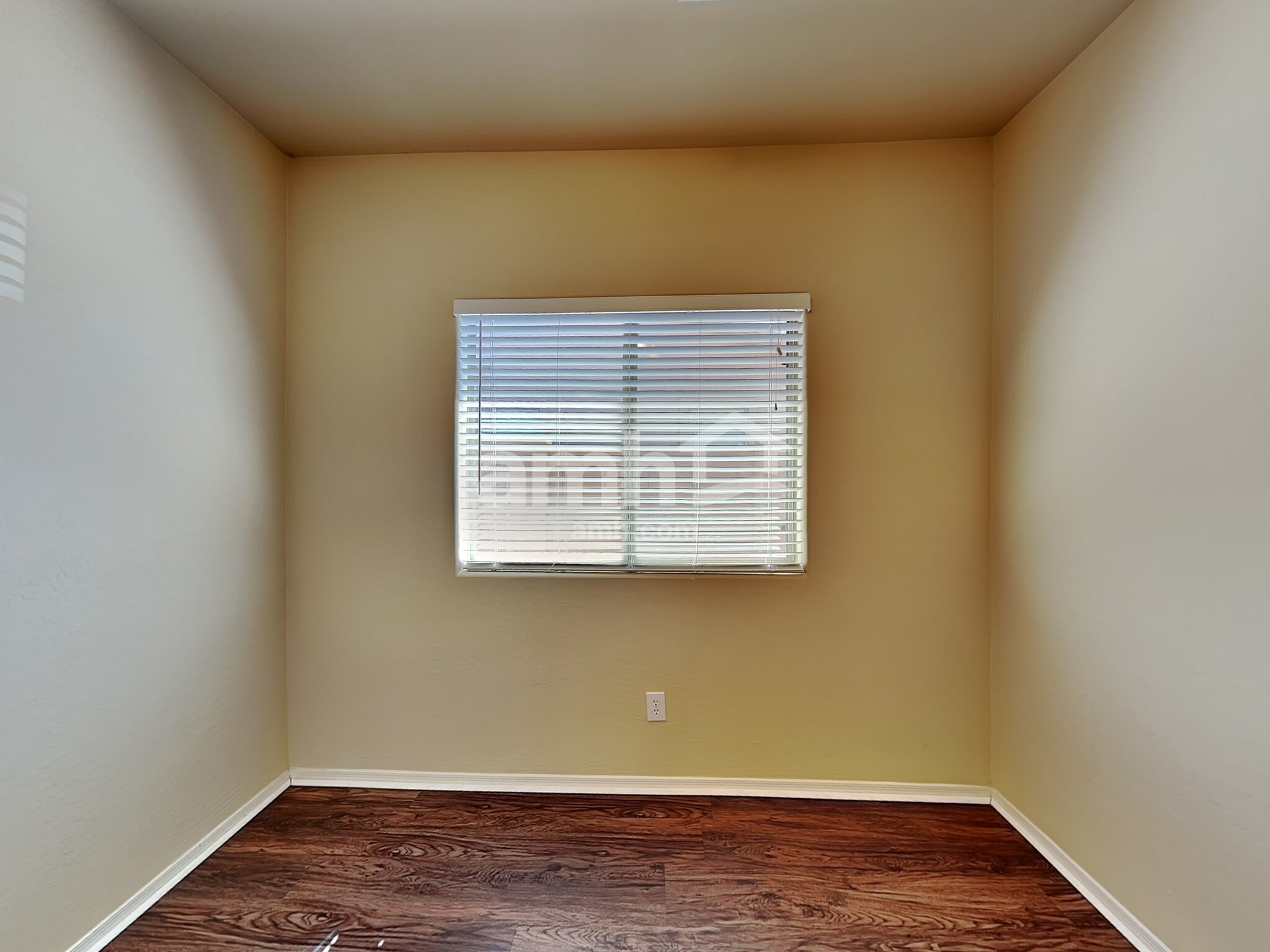 Building Photo - 683 S 221st Dr