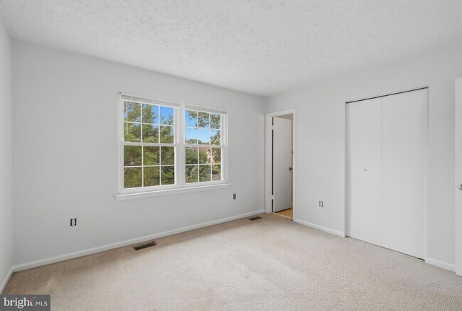 Building Photo - 8635 Reinecke Ct