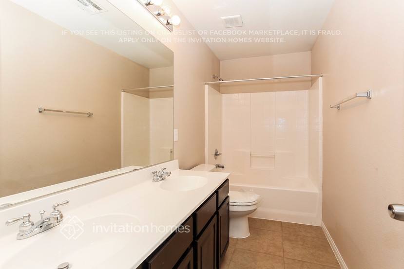 Building Photo - 8961 Stephanie Jean Ct