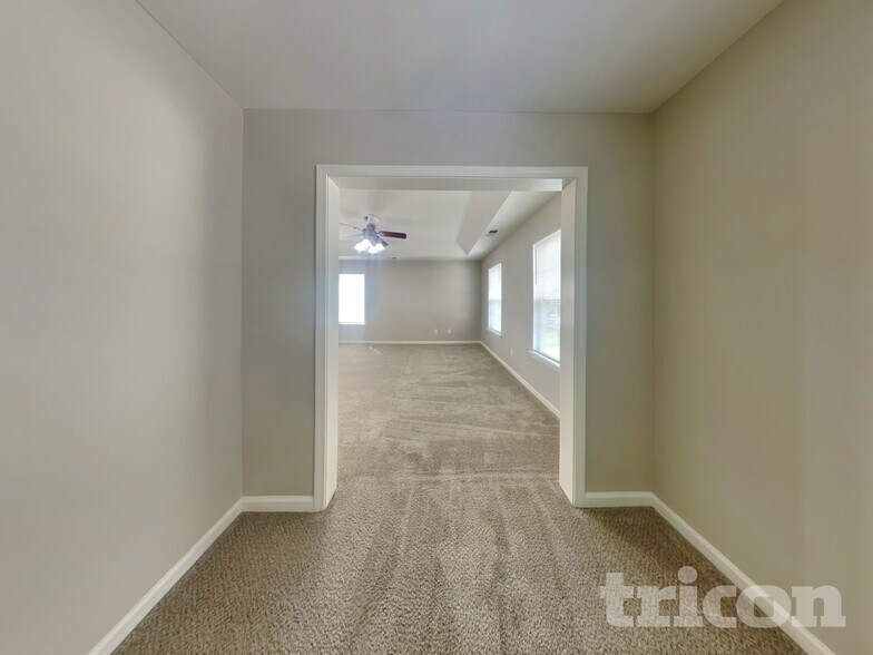 Building Photo - 2120 Ballingarry Dr