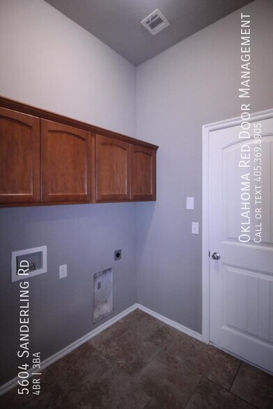 Building Photo - 5604 Sanderling Rd
