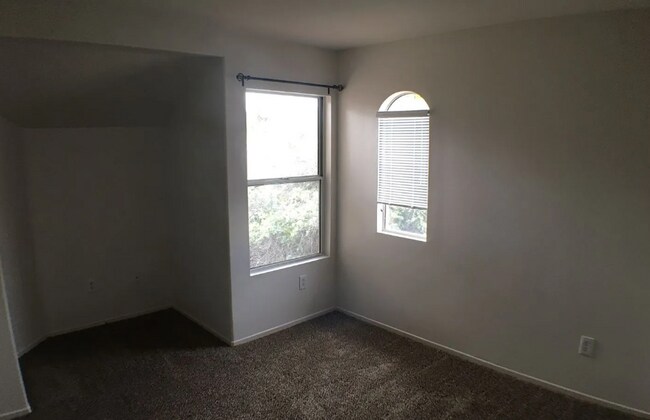 Building Photo - 4BR/3BA in Desirable Vail Ranch – Fireplace, Lofty Primary Suite & 3-Car Garage