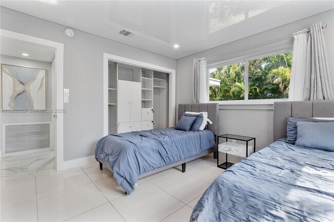 Building Photo - 4440 NE 17th Ave