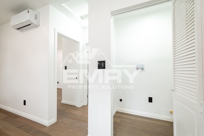 Building Photo - 9135 Arrington Ave