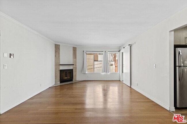 Primary Photo - 1033 6th St