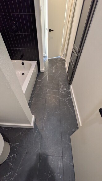 Building Photo - 3944 Buena Vista St