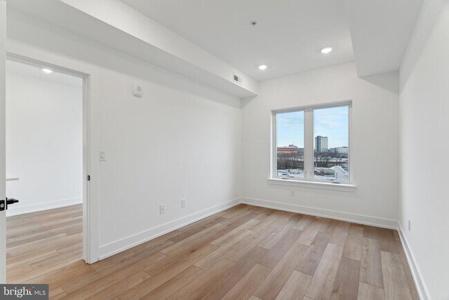 Building Photo - 901 Leland St