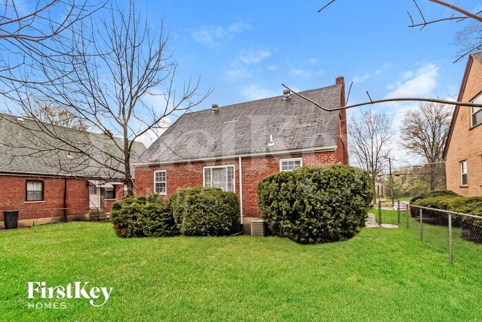 Building Photo - 1017 W North Bend Rd