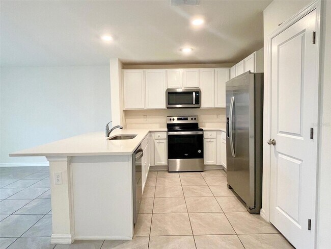 Building Photo - 8226 SW 67th Ave