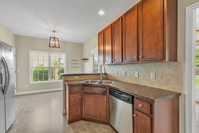 Building Photo - 238 Silver Hills Dr