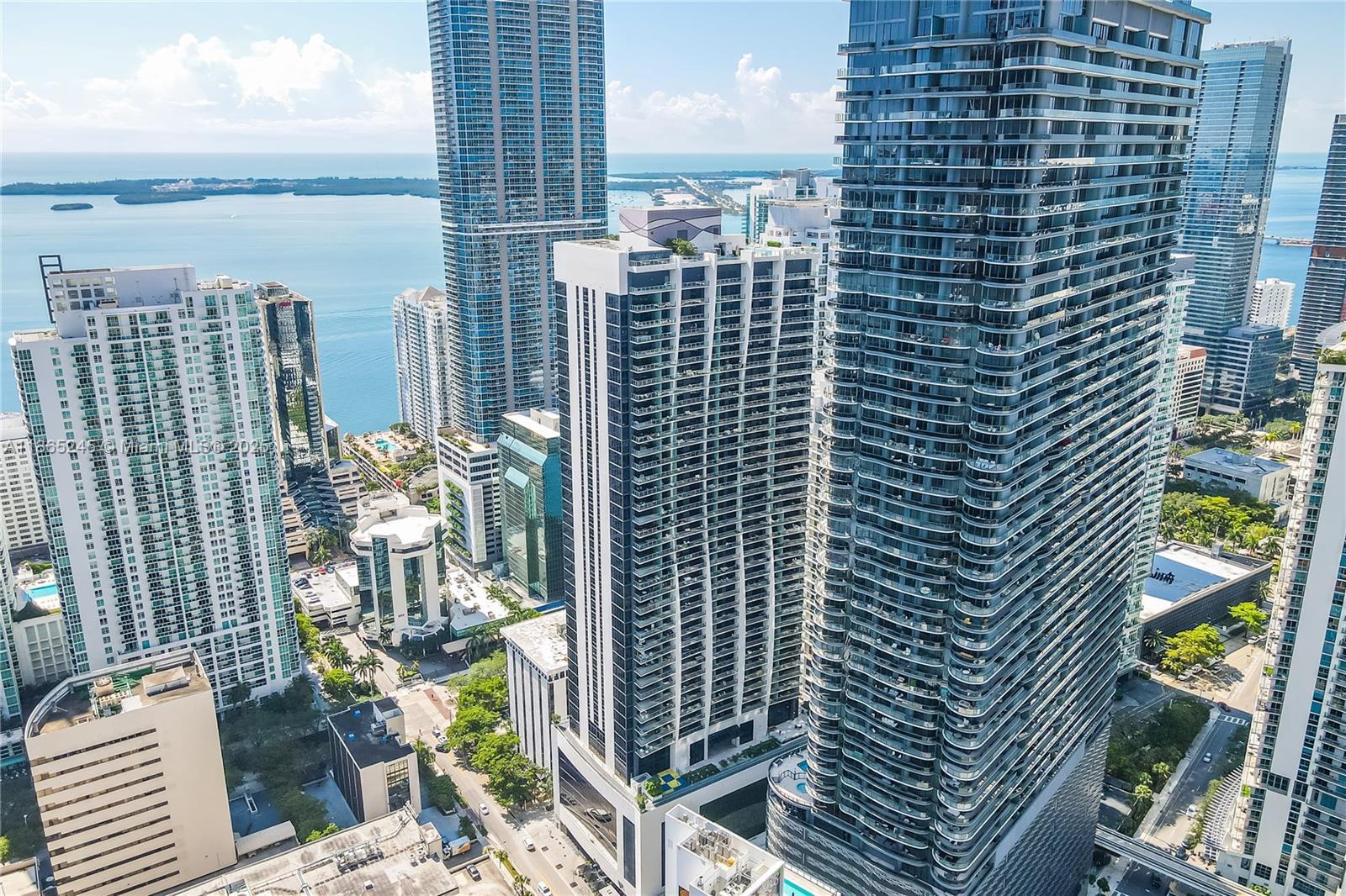 Building Photo - 1010 Brickell Ave