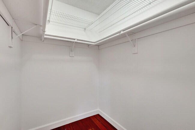 Building Photo - 10789 N Military Trl