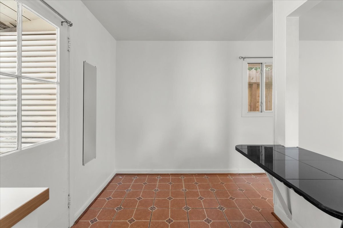 Building Photo - 4044 Huron Ave