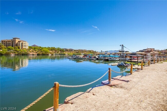 Building Photo - 30 Strada Di Villaggio