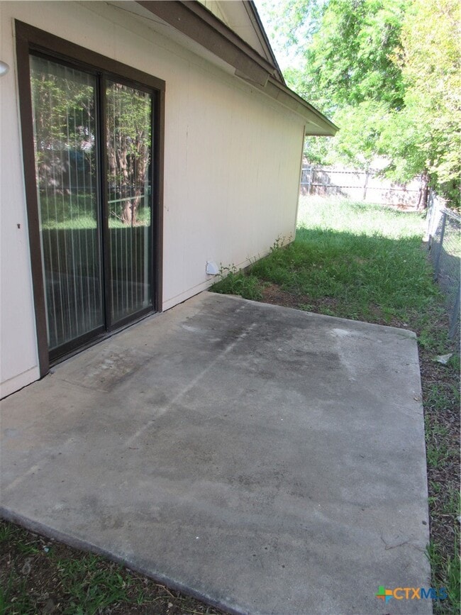 Building Photo - 2406 Shoemaker Dr