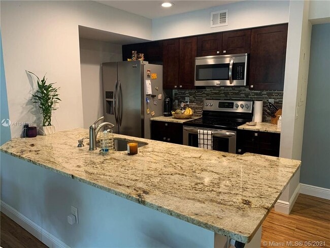 Primary Photo - 1727 Village Blvd