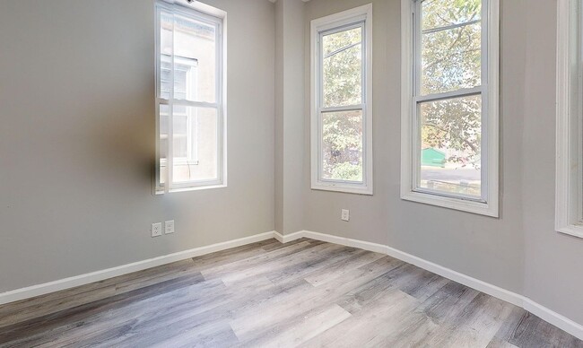 Building Photo - 929 N St Bernard St