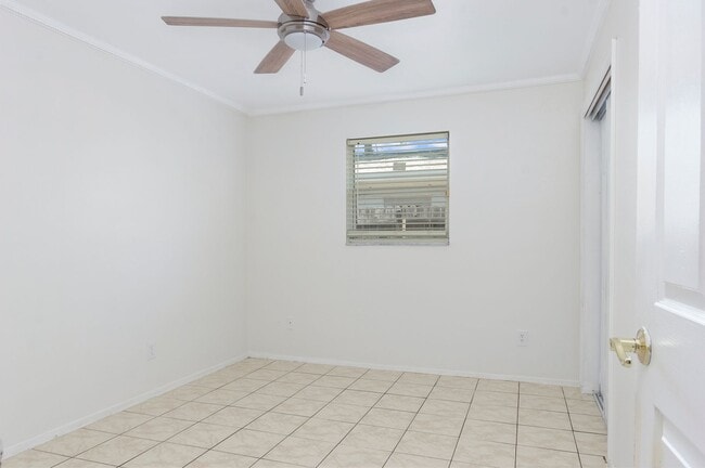 Building Photo - 3/2 Ranch with great outdoor space