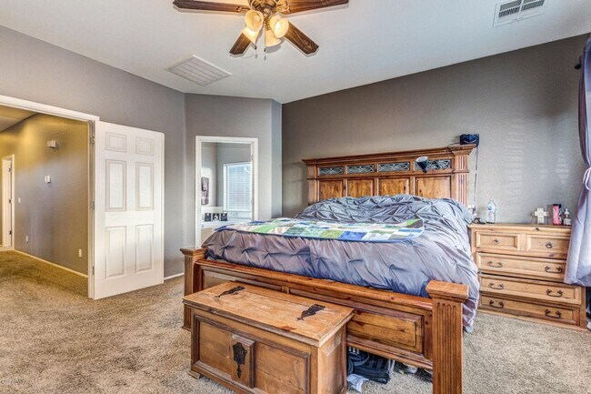 Building Photo - Gorgeous 5 Bedroom 3.5 Bath Stetson Valley...