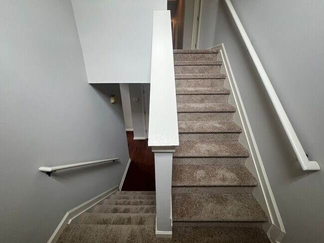 Building Photo - Great Corner Lot