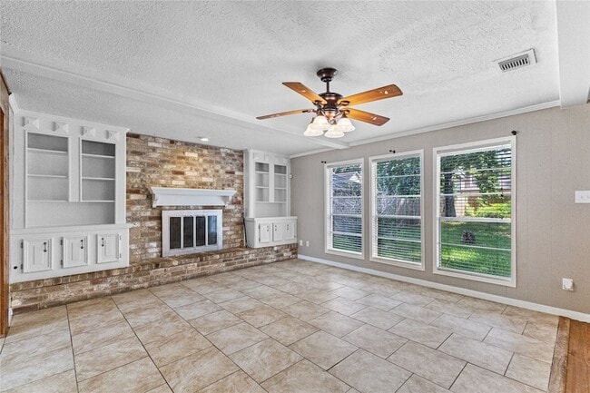 Building Photo - 5718 Upper Lake Dr