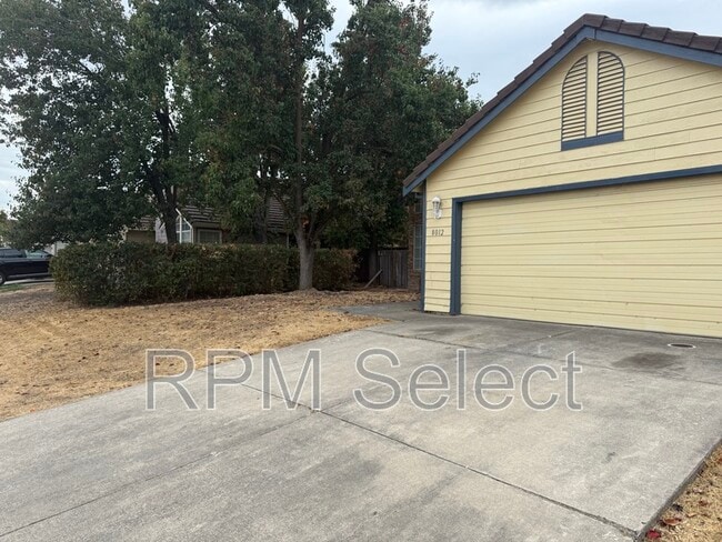 Building Photo - 8012 Parkgate Way