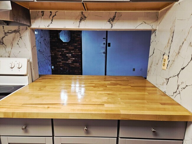 Building Photo - Available NOW: Updated 2 Bedroom Apartment in Bridgeville