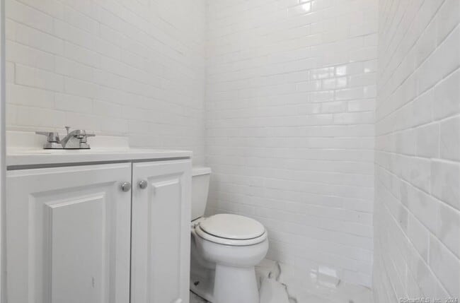 Building Photo - 111 Elmwood Pl