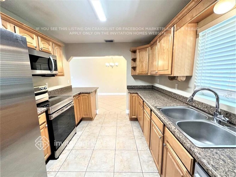 Building Photo - 1324 W Hartley Cir