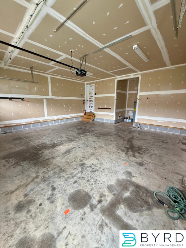 Building Photo - 1013 Sycamore Crest Dr