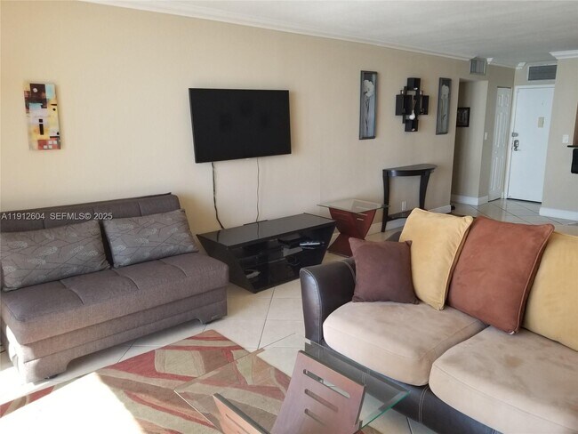 Building Photo - 2101 S Ocean Dr