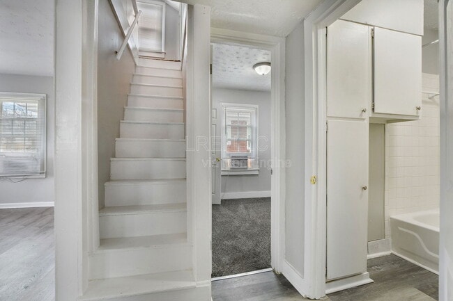 Building Photo - 4110 La Salle Ave