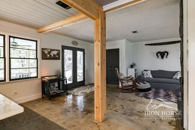 Building Photo - 130 Austin Dr