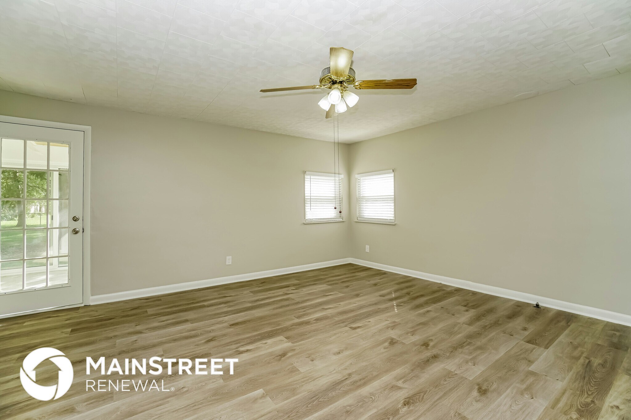 Building Photo - 3855 E Mound St