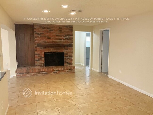 Building Photo - 1895 Almeria Way S