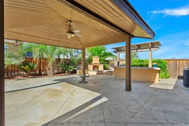 Building Photo - 36395 Pistachio Dr