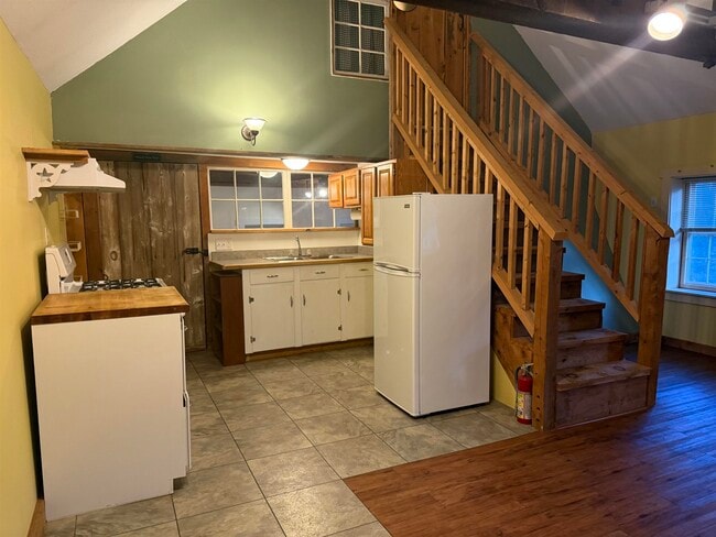 Building Photo - 9 Depot Rd