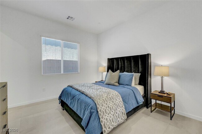 Building Photo - 10851 Mila Lndg Ave