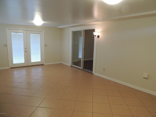 Building Photo - 3150 Highland Grove Dr