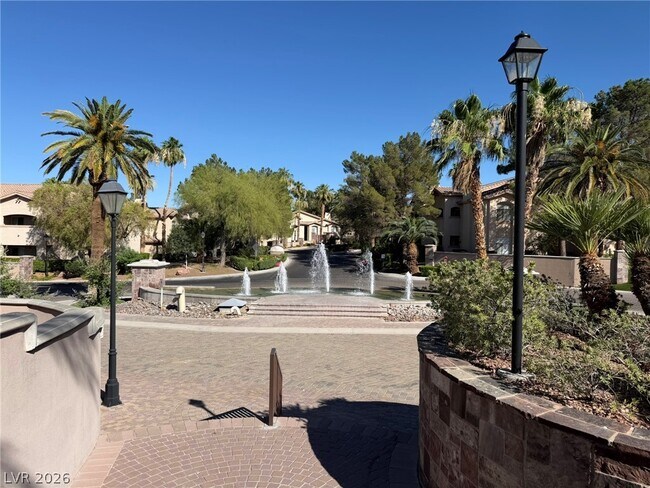 Building Photo - 2050 W Warm Springs Rd