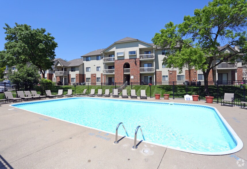 Regency Woods 1137 11th St West Des Moines IA 50265 Apartment Finder