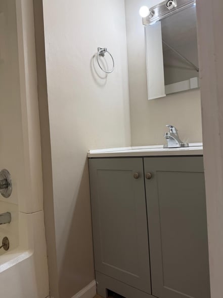 Building Photo - 780 Anderson Ave