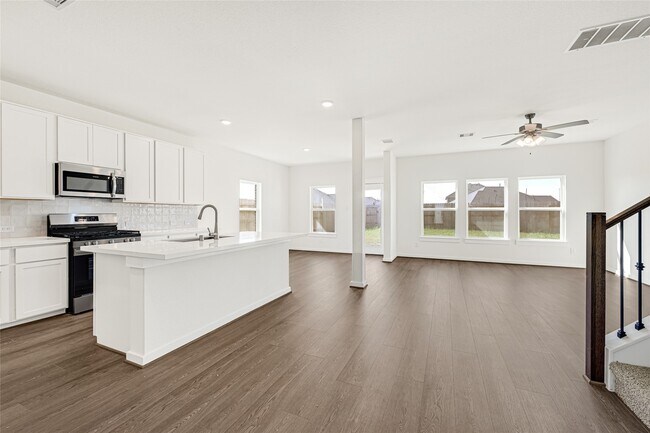 Building Photo - 4625 Peony Grn Dr