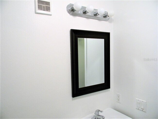 Building Photo - 8846 Coral Palms Ct